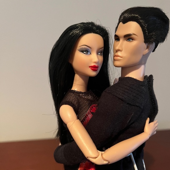 Barbie Doll 2009 Basics Collection 001, Model 05 - Picture 3 of 8